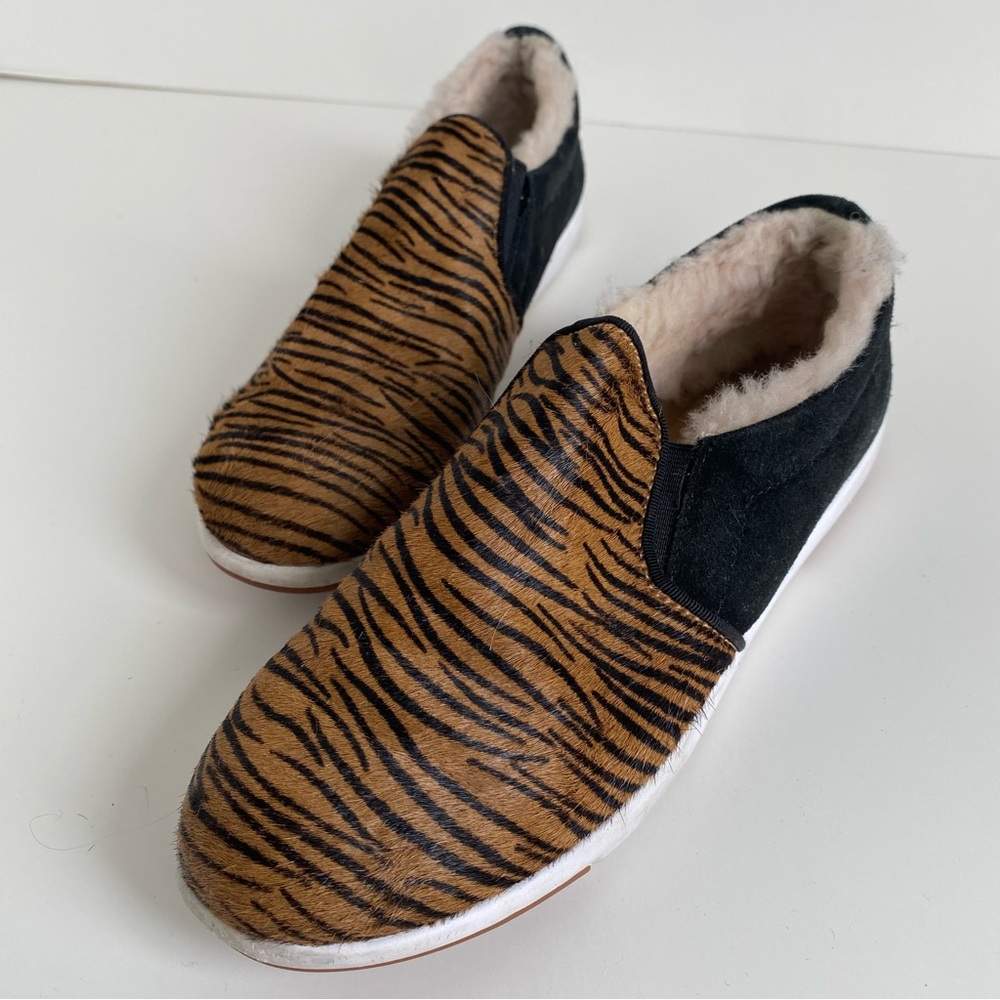 🌻Emu Australia Calf Hair Print Black and Brown Slip-on Woman's Shoes Size 6